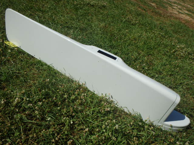 9909000-37 Cessna - WING TIP-LH